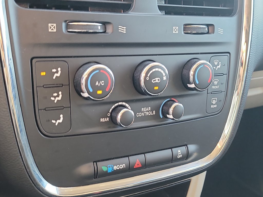 Used 2019 Dodge Grand Caravan SE FWD image 22