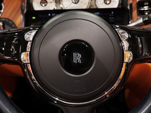 Used 2017 Rolls-Royce Dawn image 46