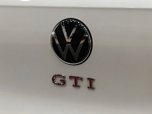Used 2022 Volkswagen GTI SE FWD image 59