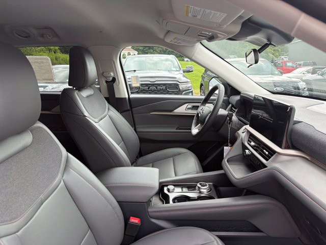 Used 2026 Ford Explorer Active w/ Active Comfort Package AWD/4WD image 38