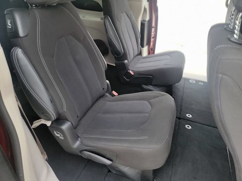 Used 2023 Chrysler Voyager LX FWD image 16