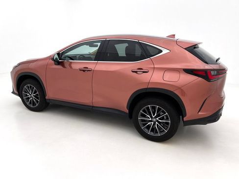 Used 2025 Lexus NX 250 FWD w/ Towing Package (2000 Lbs) image 10