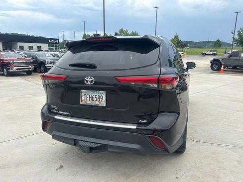 Used 2021 Toyota Highlander XLE FWD image 15