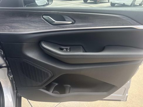 New 2026 Jeep Grand Cherokee Altitude RWD image 14