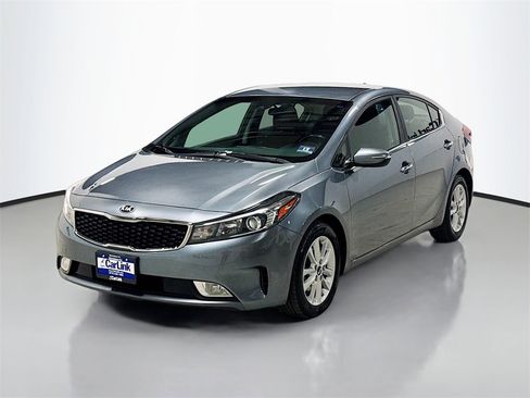 Used 2017 Kia Forte S w/ S Technology Package image 3