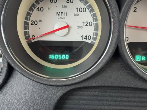 Used 2010 Dodge Charger SXT image 25