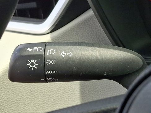 Certified 2022 Toyota Corolla LE image 25