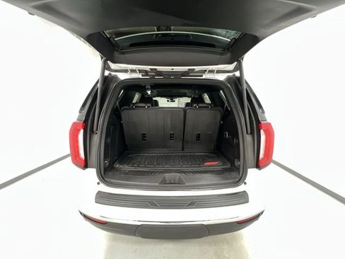 Used 2022 GMC Yukon SLT w/ SLT Premium Package image 27