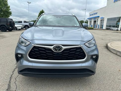 Used 2021 Toyota Highlander XLE AWD/4WD image 7