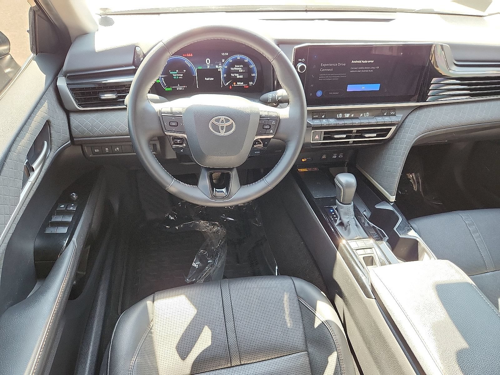 Used 2025 Toyota Camry XLE FWD image 9