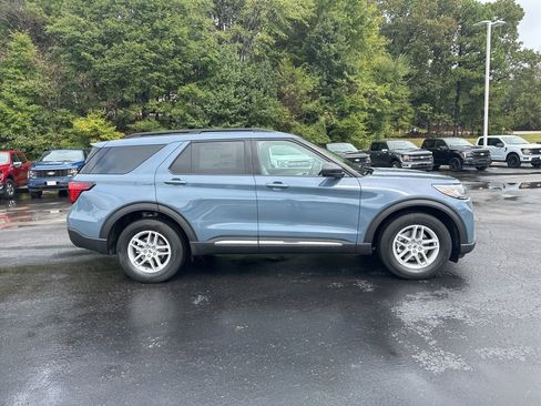 New 2025 Ford Explorer Active w/ Active Comfort Package image 2