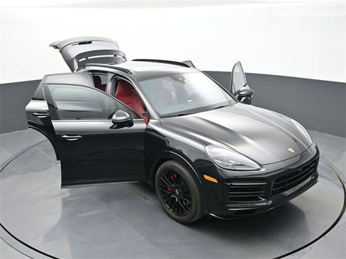 Certified 2023 Porsche Cayenne GTS image 33