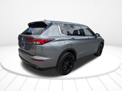 Used 2022 Mitsubishi Outlander SEL Black Edition image 4