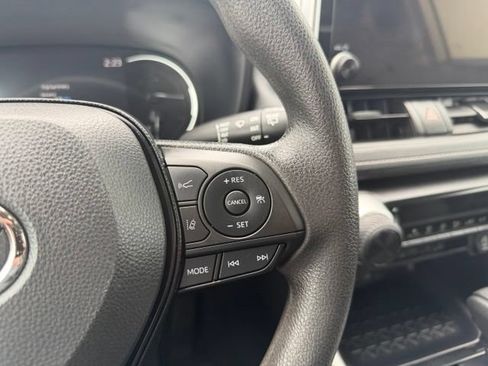 Used 2025 Toyota RAV4 LE FWD image 17