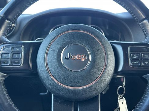 Used 2017 Jeep Wrangler Unlimited Sahara image 25
