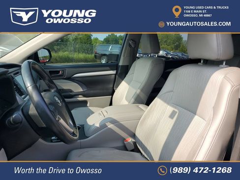 Used 2018 Toyota Highlander Plus FWD image 6