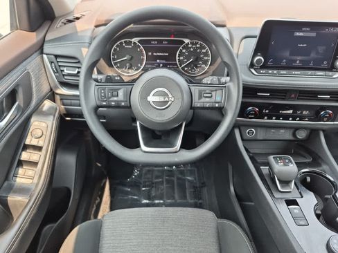 Used 2023 Nissan Rogue SV AWD/4WD image 8