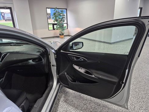 Used 2016 Chevrolet Malibu LT FWD image 20