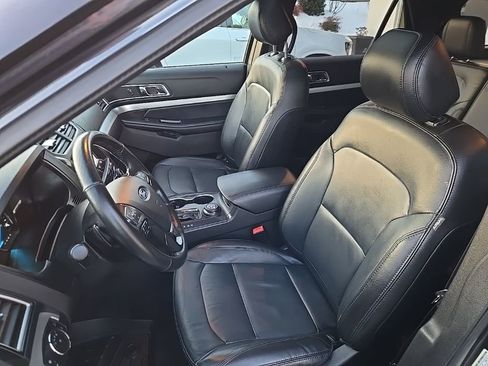 Used 2017 Ford Explorer XLT w/ Equipment Group 202A image 16