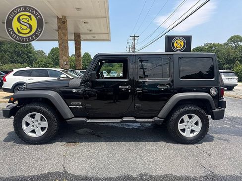 Used 2018 Jeep Wrangler Unlimited Sport S AWD/4WD image 3