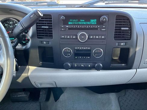 Used 2010 GMC Sierra 1500 SLE w/ Texas Edition image 7