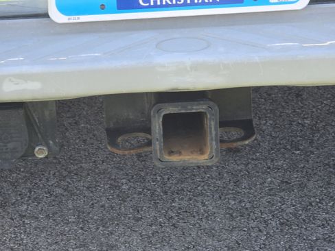 Used 2016 Nissan Frontier SV image 6