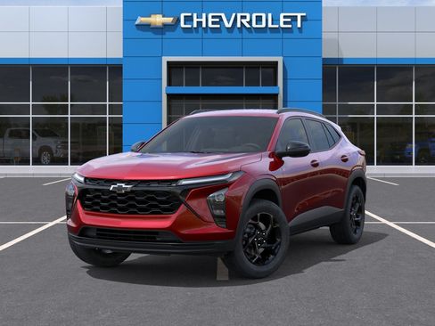 Used 2026 Chevrolet Trax LT w/ Midnight Edition FWD image 6