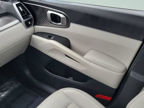 Used 2023 Kia Sorento EX w/ Panoramic Sunroof Package FWD image 12