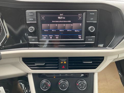 Used 2019 Volkswagen Jetta S image 12