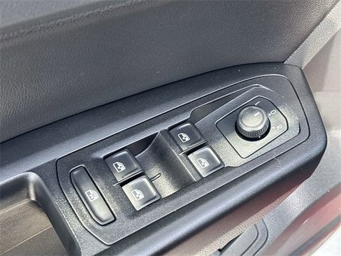 Used 2020 Volkswagen Atlas Cross Sport SE w/ Panoramic Sunroof Package image 20