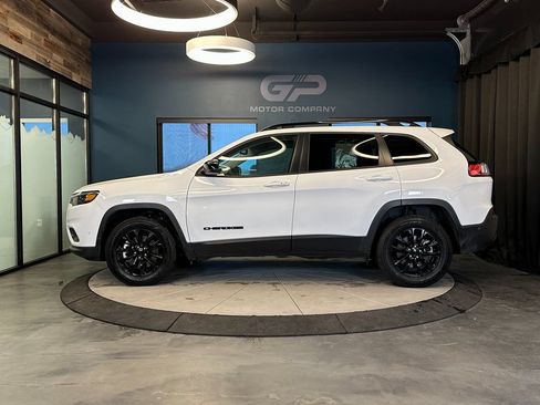 Used 2023 Jeep Cherokee Altitude Lux AWD/4WD image 6