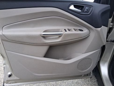 Certified 2018 Ford Escape SE image 12