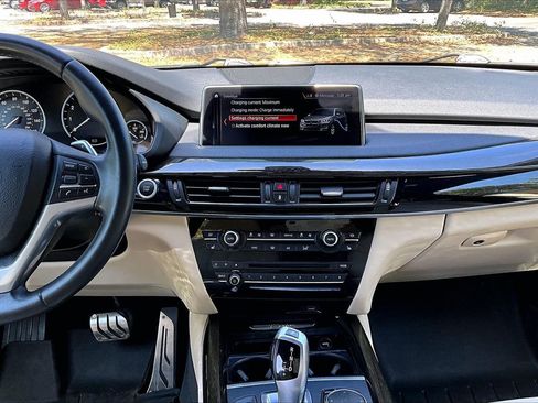Used 2018 BMW X5 xDrive40e image 9