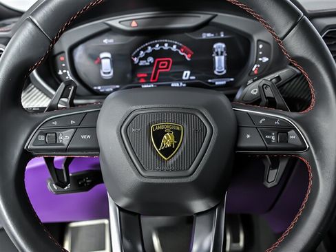 Used 2022 Lamborghini Urus AWD/4WD image 29