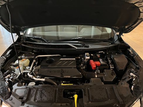Used 2025 Nissan Rogue SV image 33