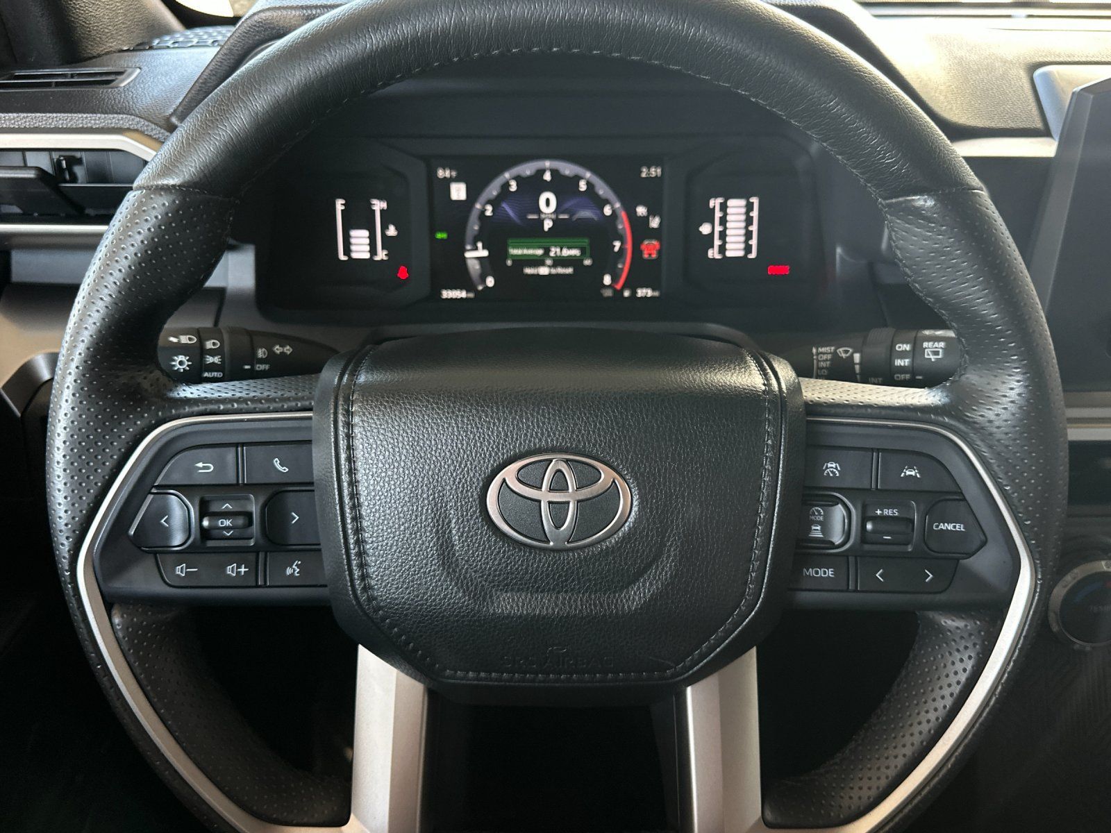 Used 2025 Toyota 4Runner SR5 AWD/4WD image 22