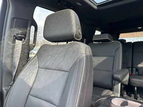 Used 2023 Chevrolet Tahoe Premier image 11