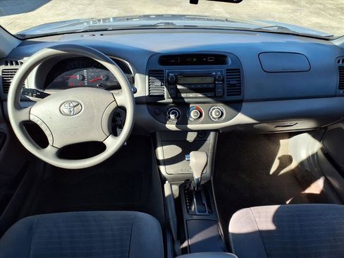 Used 2005 Toyota Camry image 4