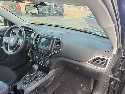 Used 2019 Jeep Cherokee Latitude w/ Popular Appearance Group image 26