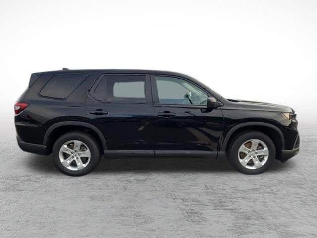 Used 2023 Honda Pilot LX image 4