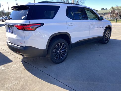 Used 2022 Chevrolet Traverse RS image 6