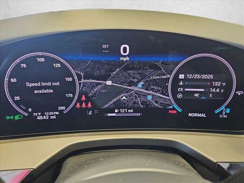 Used 2025 Porsche Panamera 4 image 11