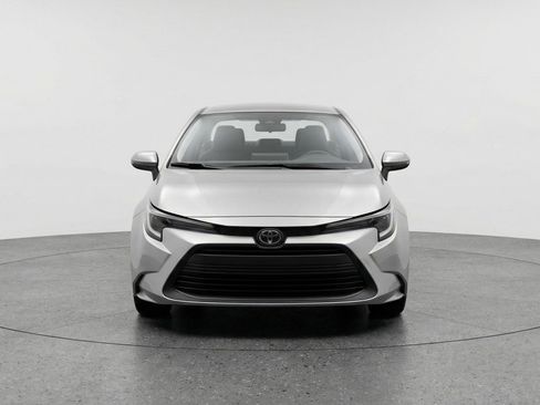 Used 2025 Toyota Corolla LE FWD image 2