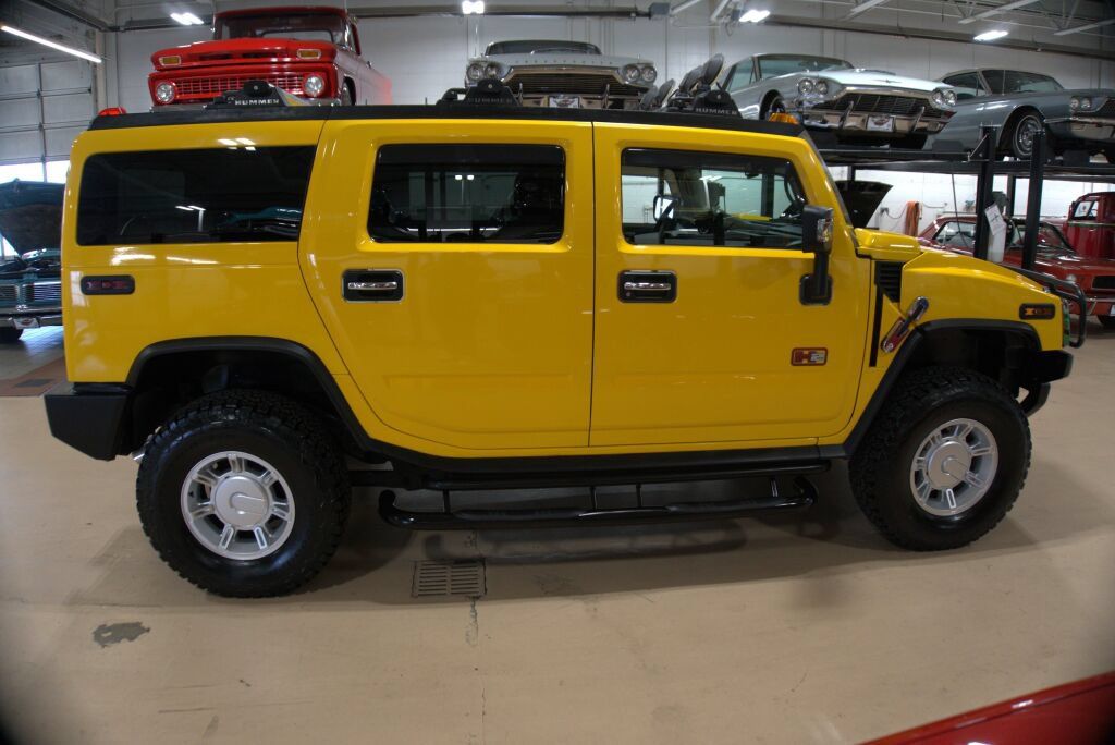 Used 2003 HUMMER H2 w/ Preferred Equipment Group AWD/4WD image 2