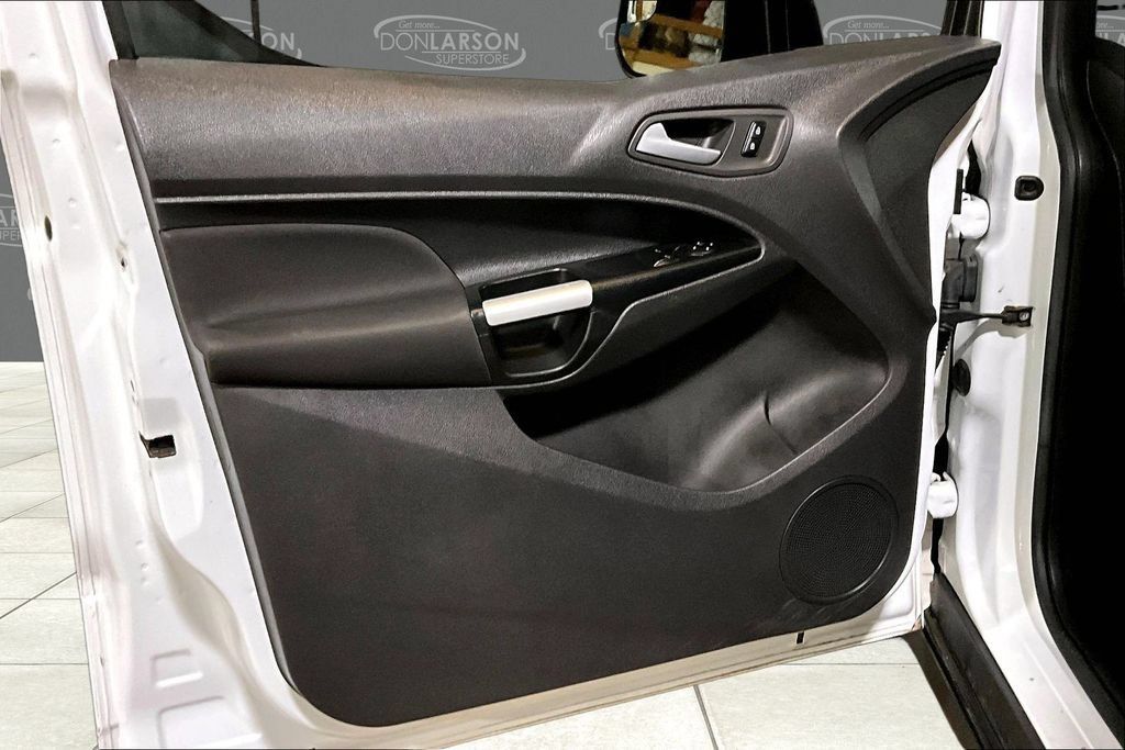 Certified 2017 Ford Transit Connect XLT FWD image 14