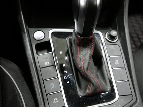 Used 2020 Volkswagen Jetta GLI image 21