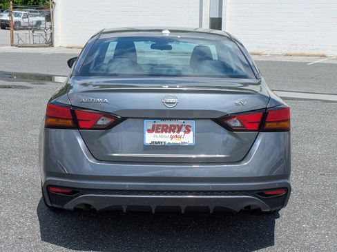 Used 2024 Nissan Altima 2.5 SV FWD image 7