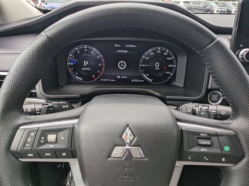 Used 2024 Mitsubishi Outlander SEL FWD image 24