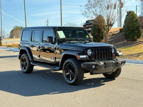 Used 2022 Jeep Wrangler Unlimited Sahara image 7