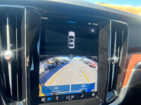 Used 2025 Volvo S60 B5 Plus image 19